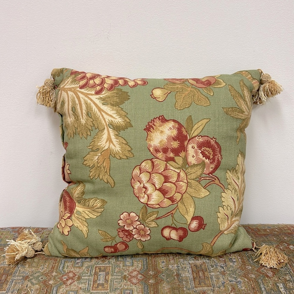 Vintage Borgata Floral Pillow Decorative Tassels Grape Vine Green‎